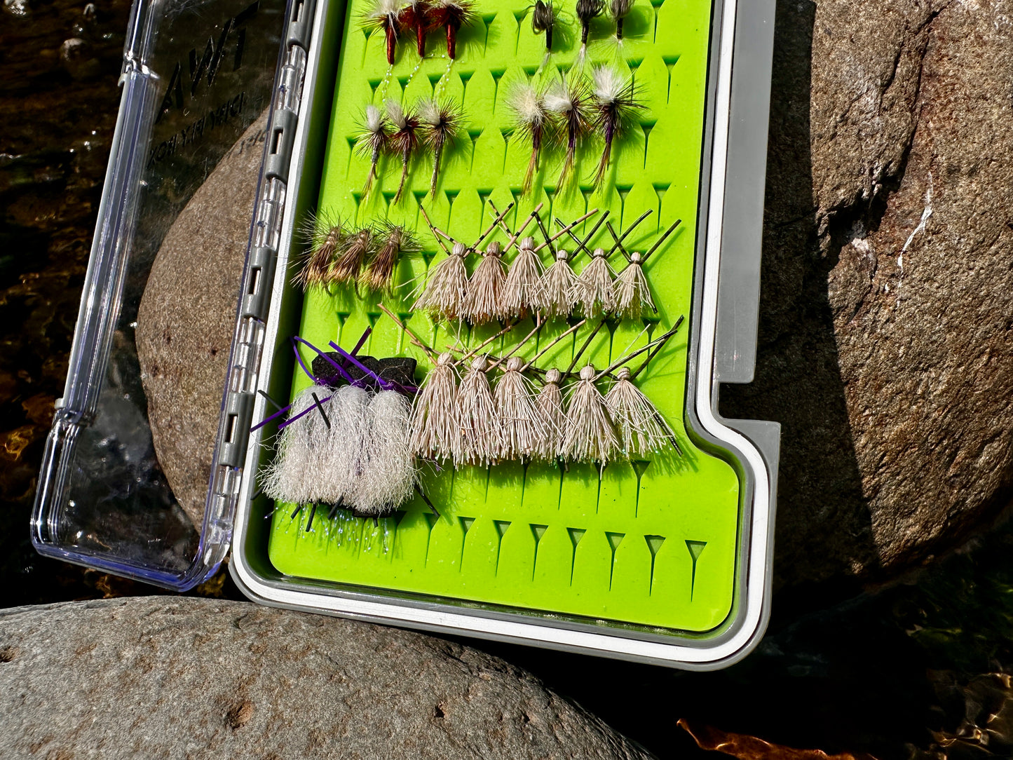 60 Dry Flies and Silicone Fly Box