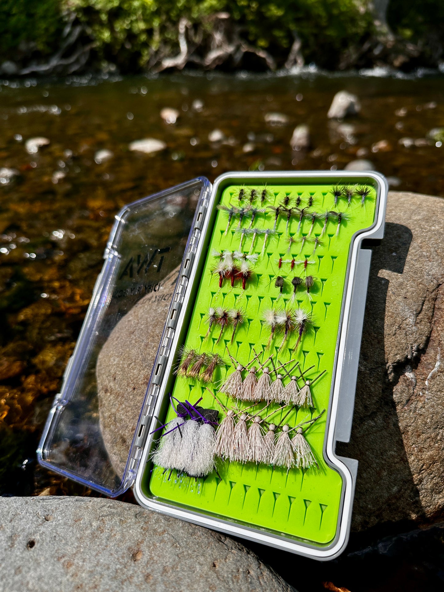 60 Dry Flies and Silicone Fly Box