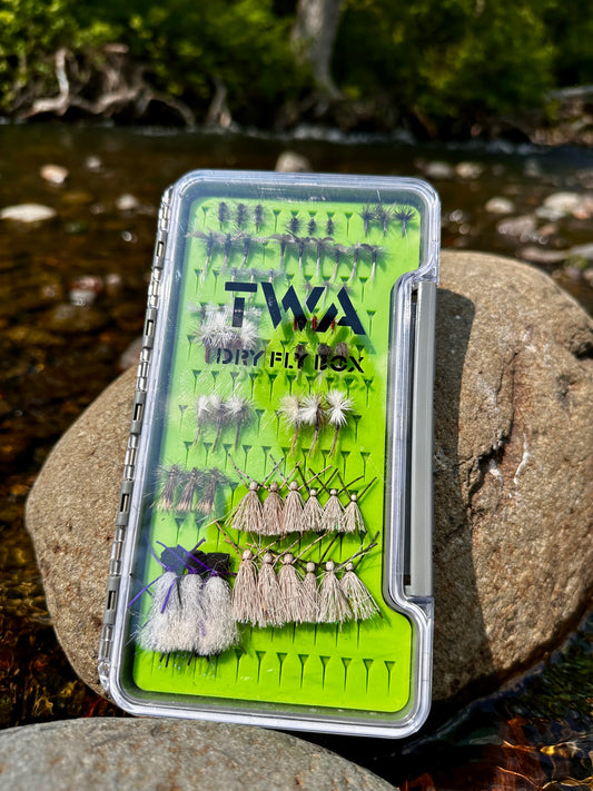 60 Dry Flies and Silicone Fly Box