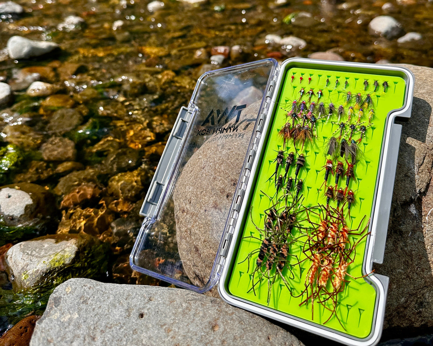 60 Nymphs and Silicone Fly Box